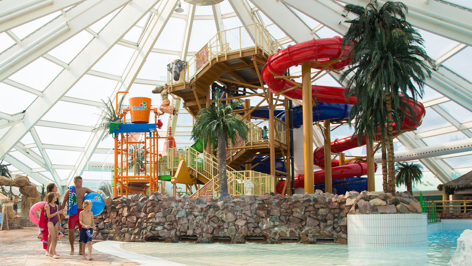 Wellness in DänemarkÜbernachten Sie in Kopenhagen, besuchen Sie das Tivoli und fahren Sie dann weiter nach Rödby ins Lalandia Erlebnisbad. Ein Traum für die ganze Familie!