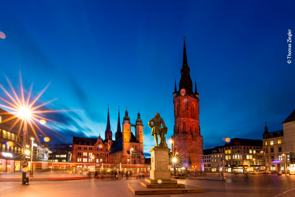 Hallescher Marktplatz Daemmerung 946X532